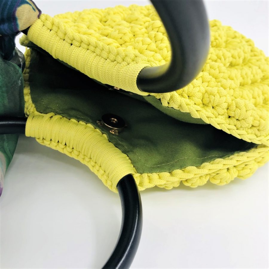 Hand Bag Nafsika, Κίτρινο Λεμονί Χρώμα με Μαύρα Ξύλινα Χεράκια - Image 2