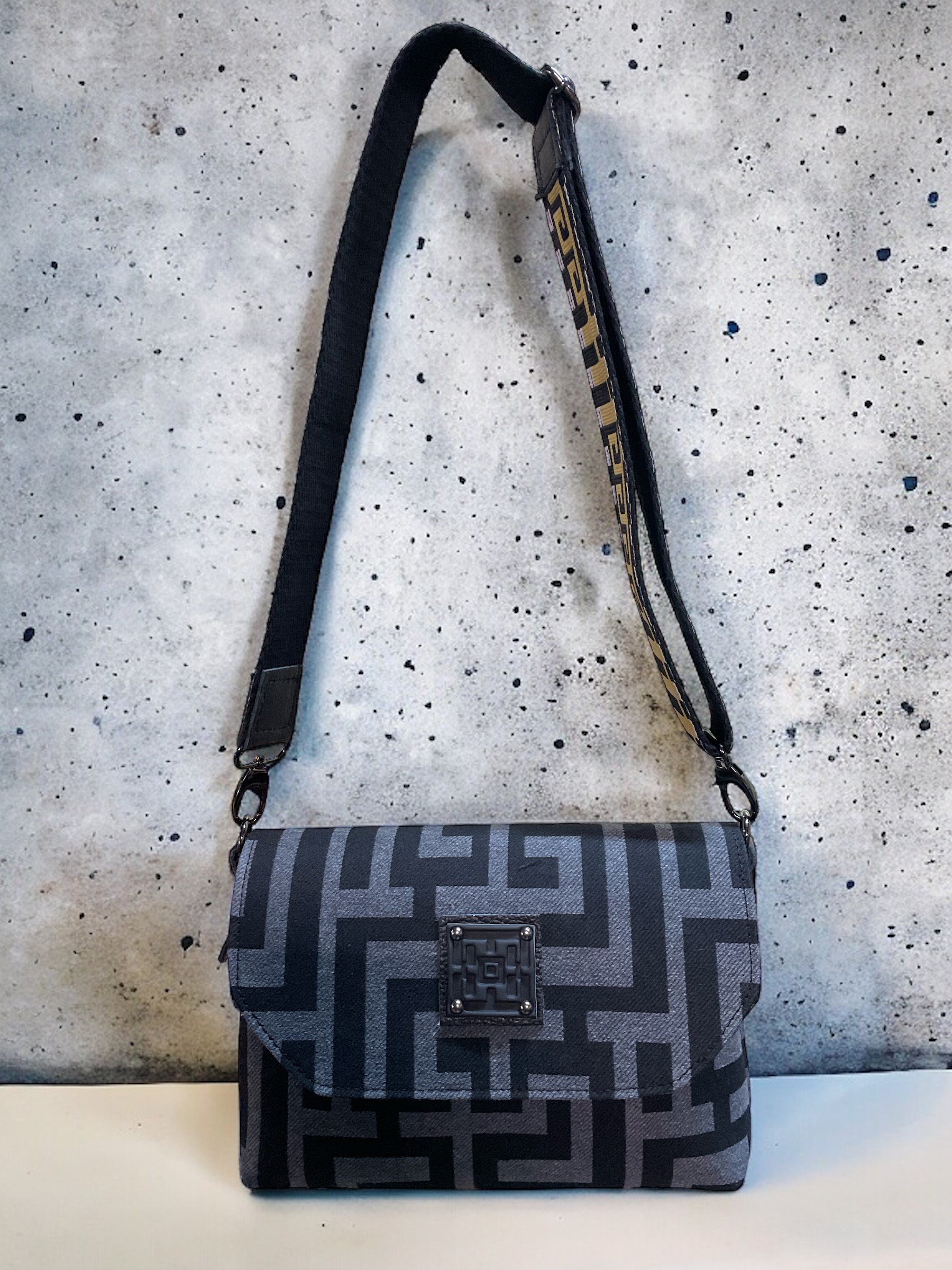 Midneto Aphrodite Shoulder Bag - Image 53