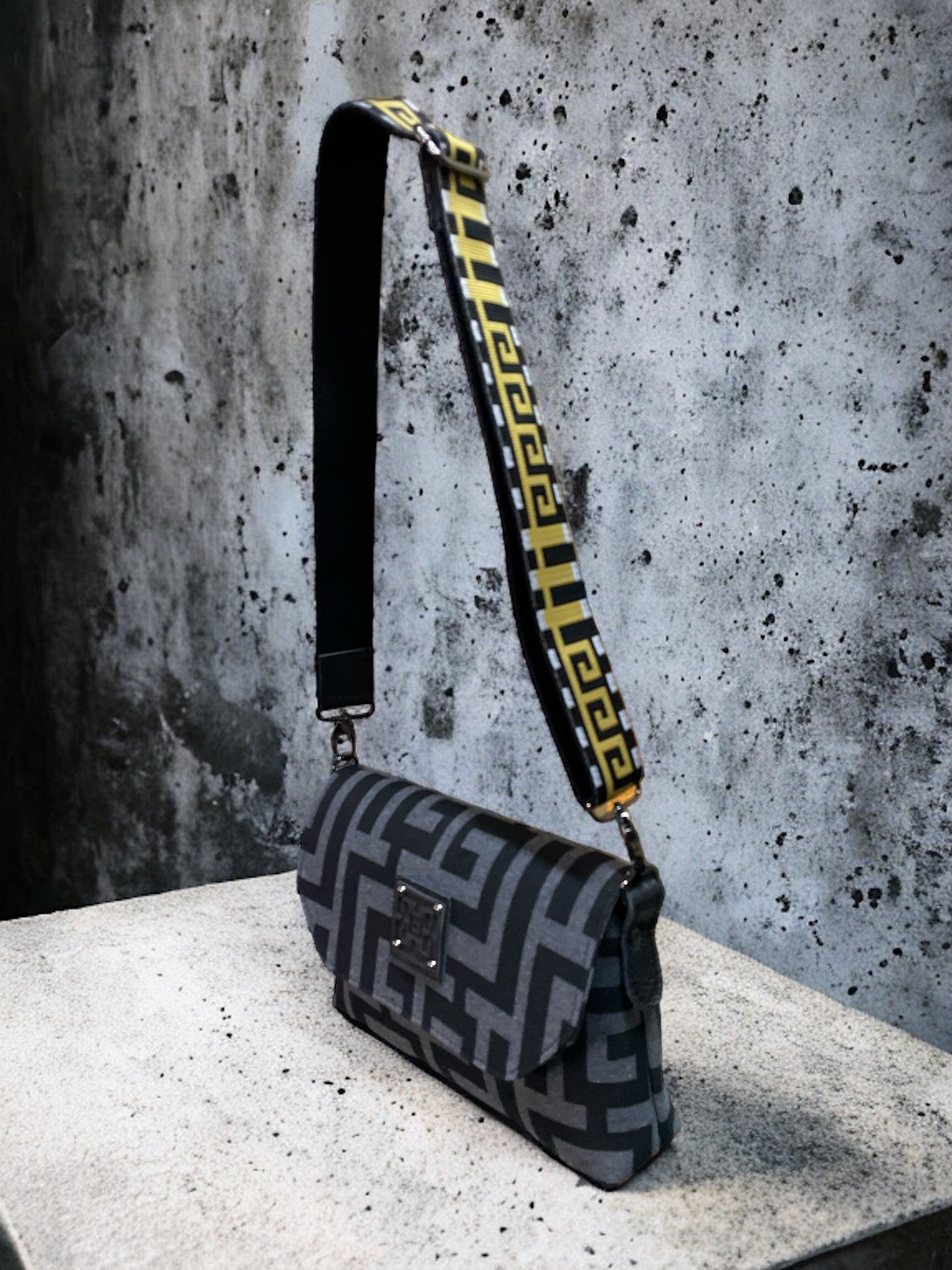 Midneto Aphrodite Shoulder Bag - Image 52